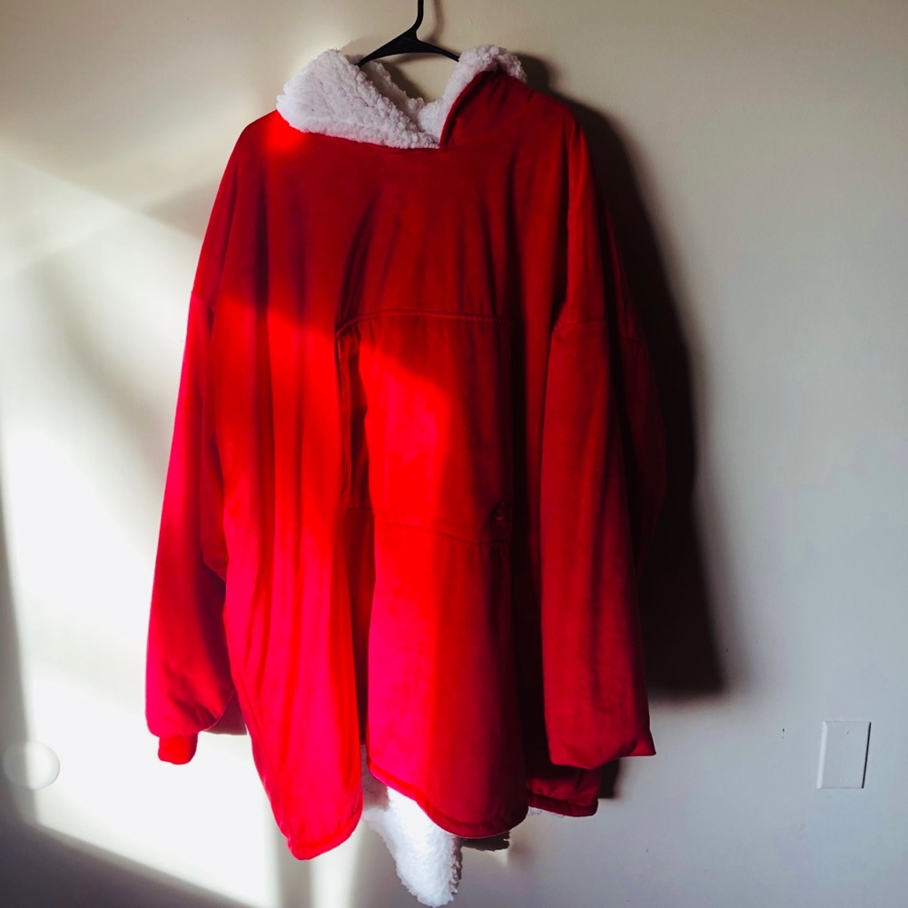 Blanket Hoodie. OS.